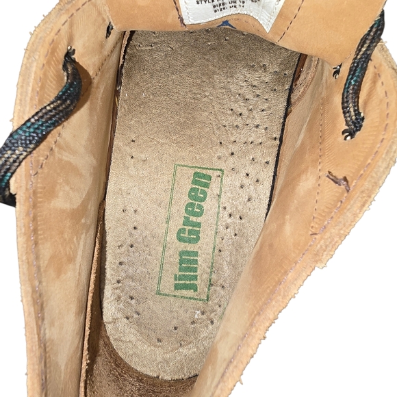 Stylish Tan Chukka Boots - Picture 3 of 9